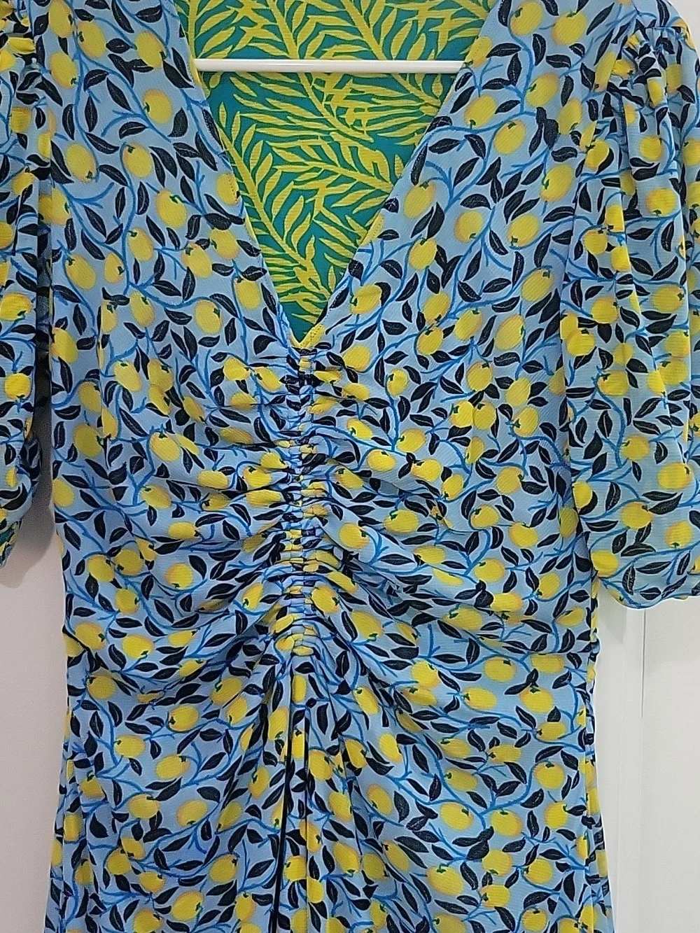 Diane Von Furstenberg Women’s Ruched V-Neck Dress - Reversible - Picture 7 of 10